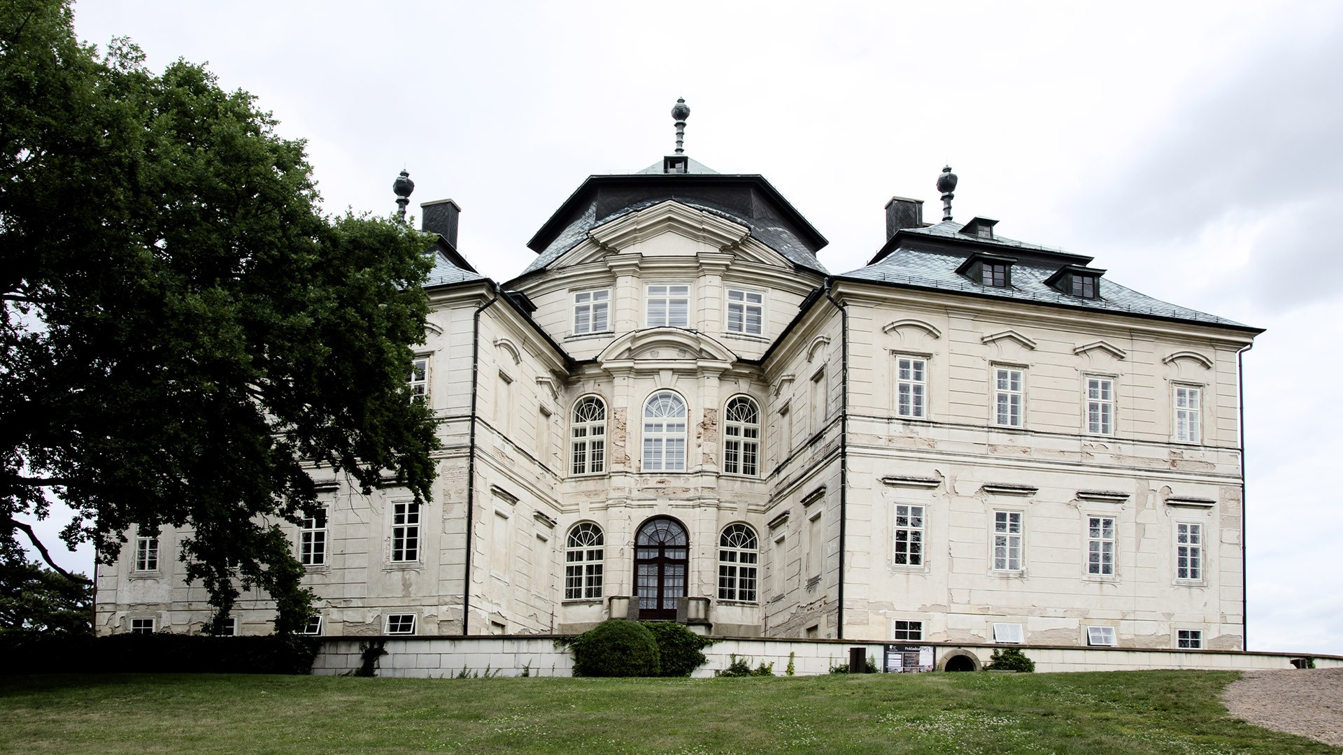 Schloss Karlova Koruna | Chl. n. Cidlinou, Böhmen